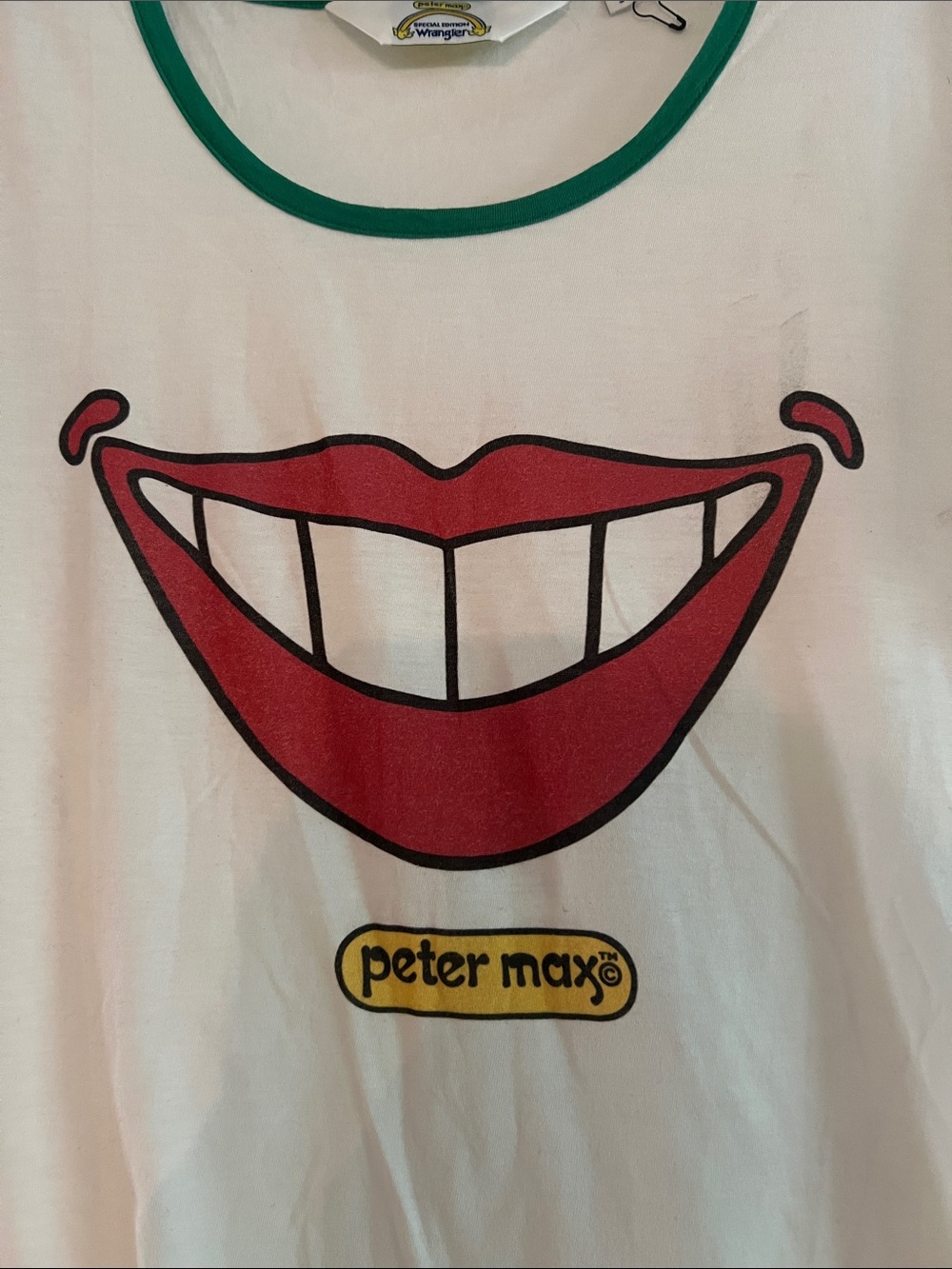 Wrangler x Peter Max Women’s T-Shirt with Green Sleeves and Red Smile - Picture 2 of 2